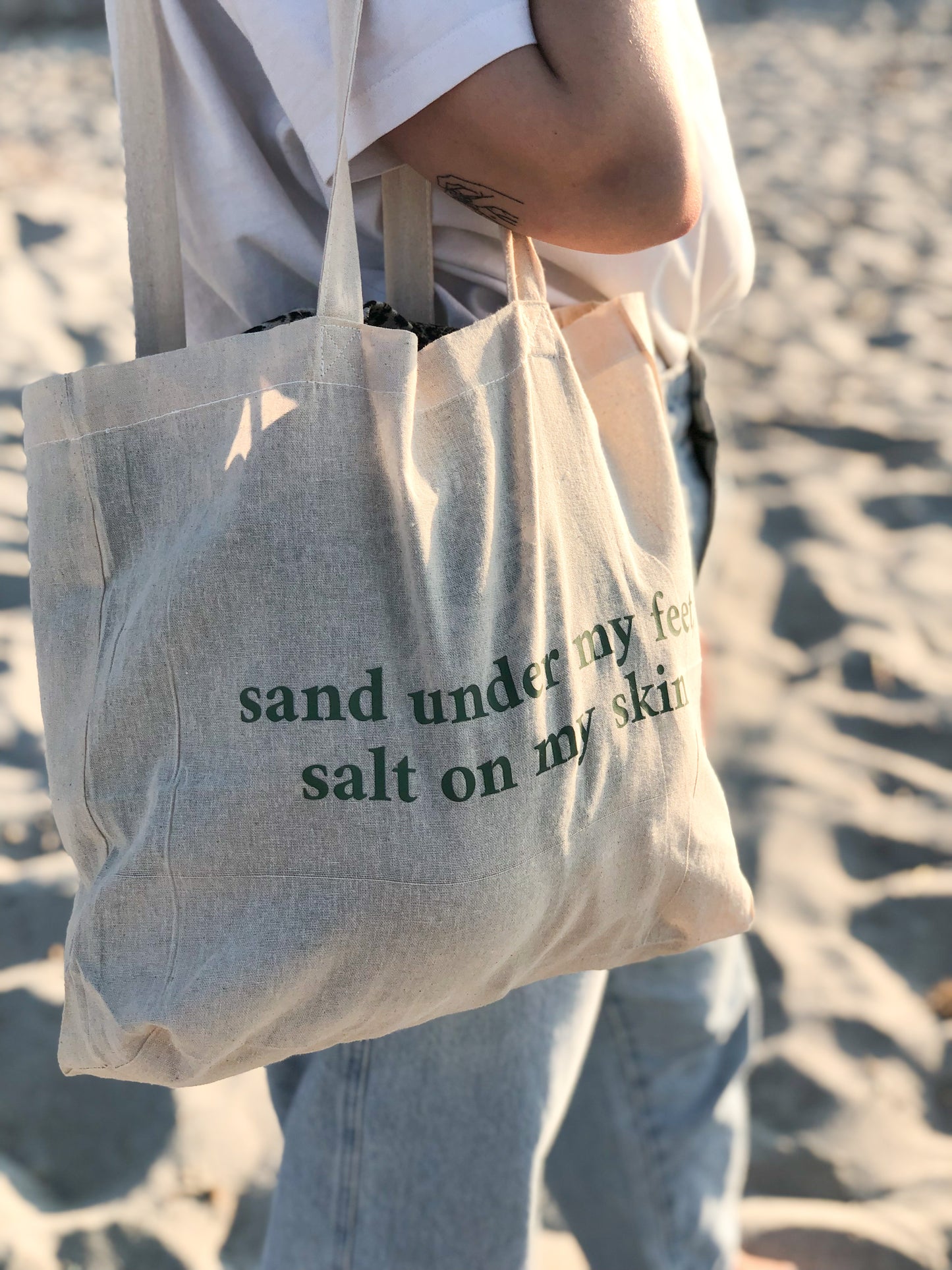 Sand under my feet Tote bag